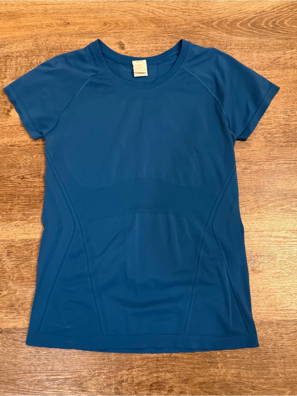 Athleta Short Sleeve Performance Tee in Deep Blue